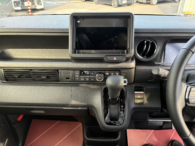 ホンダ N-BOXカスタム8枚目