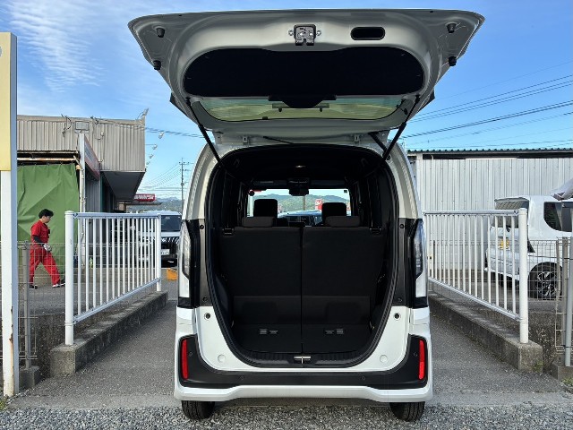 ホンダ N-BOXカスタム11枚目