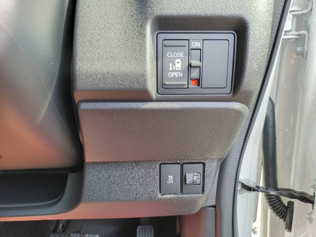 ホンダ N-BOXカスタム9枚目