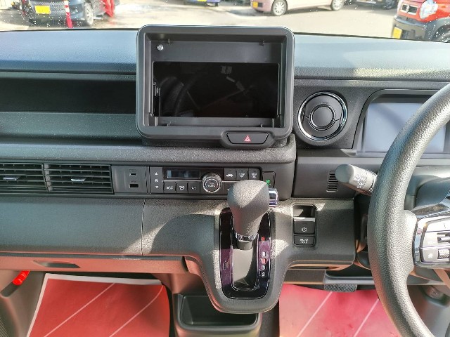 ホンダ N-BOXカスタム8枚目