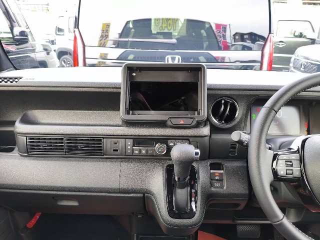 ホンダ N-BOXカスタム8枚目