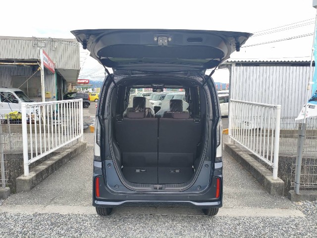 ホンダ N-BOXカスタム11枚目